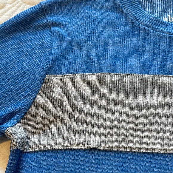 Abercrombie Kids Long Sleeve- Kids Size 9/10 - Picture 5 of 11